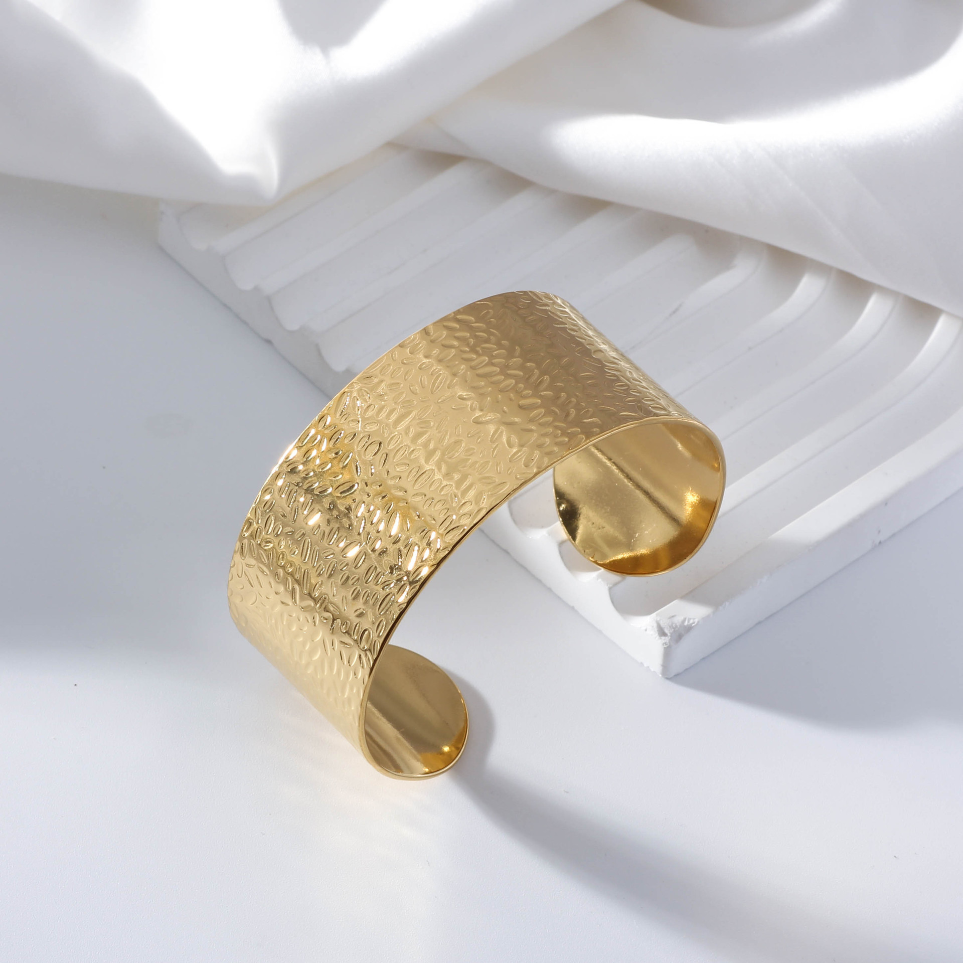 Joyas transfronterizas personales de diseño de pulsera de textura abierta nicho popular joyas de mano de patrón retro al por mayor