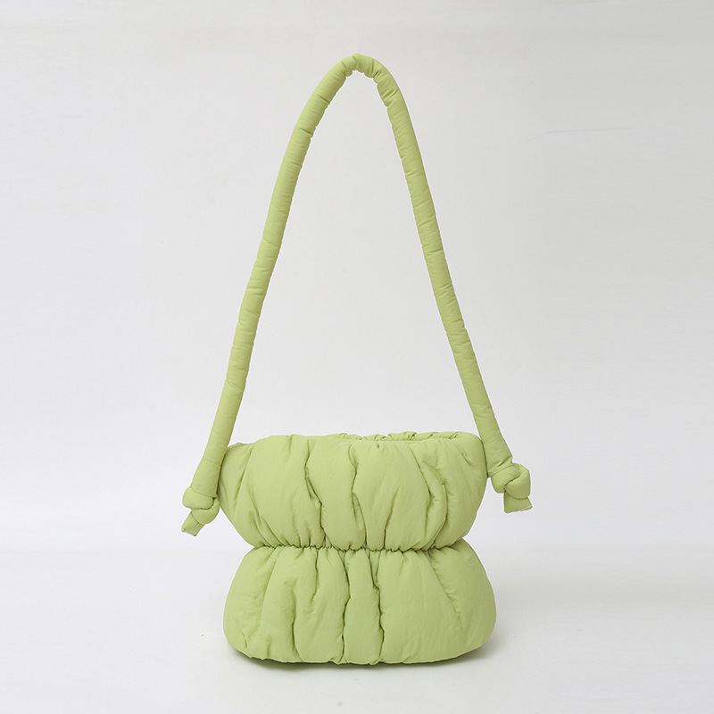 Nicho de diseño bolso de pluma, moda debajo de las axilas bolso de cubo de agua de poliestireno, bolso de algodón de nylon de mujer, bolso de hombro plegado de moda