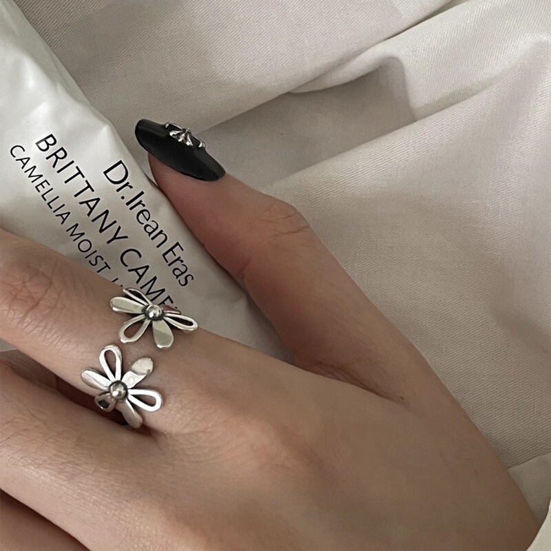 Xiaohongshu 新製品 S925 スターリングシルバーリング女性の夏インスタイルハイエンドニッチライト高級非退色シルバージュエリー|undefined
