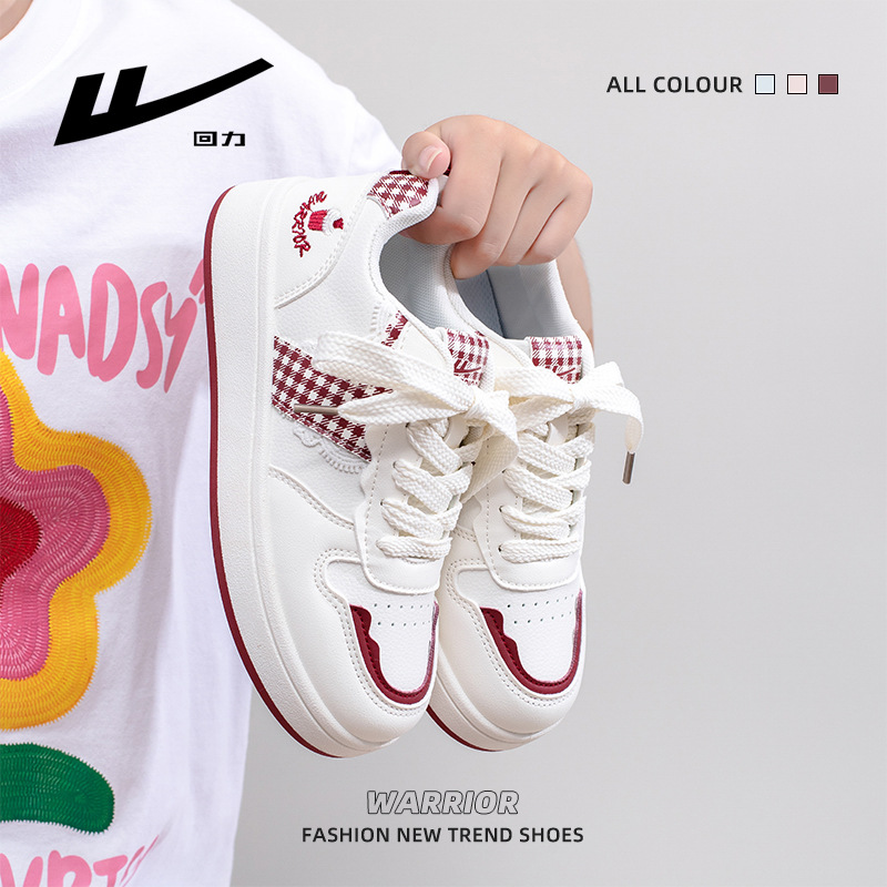 HuiLi estilo coreano vino rojo simple skate 2026 nuevos zapatos de suela gruesa estudiantes vigorosos encaje dulce zapatos de mujer simple