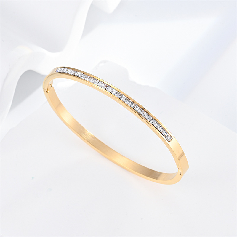 El nicho de lujo ligero no se desvanece, la pulsera de anillo de oro de arena, la tendencia, la pulsera de acero de titanio de todo fósforo, la pulsera de acero de titanio de estilo retro europeo y americano