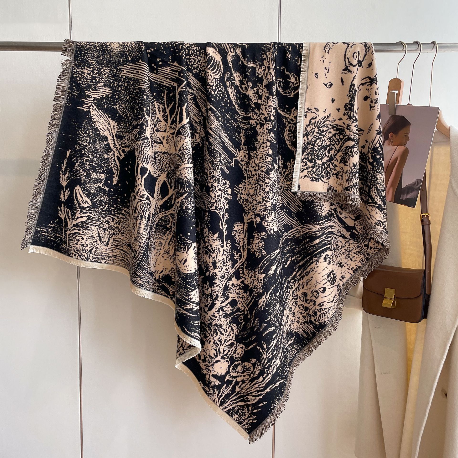 2023 Otoño e Invierno Nueva bufanda de estilo coreano de moda todo fósforo floral engrosada bufanda caliente chal de Cachemira de doble cara para las mujeres