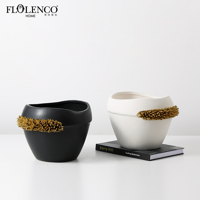 北欧轻奢手工陶瓷黑白创意刺条圆形花器酒店别墅高档家居饰品摆设