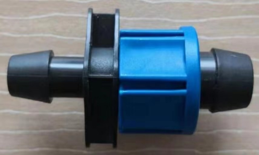 Conector de Tres Vías con Bloqueo para Cinta de Goteo image 9