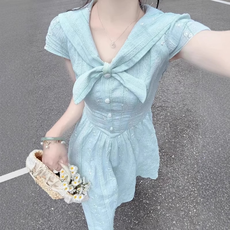 女性のための小さな新鮮なブルーネイビーカラー半袖ドレス 2025 夏の美しいピンチウエスト A ラインロングドレス|undefined