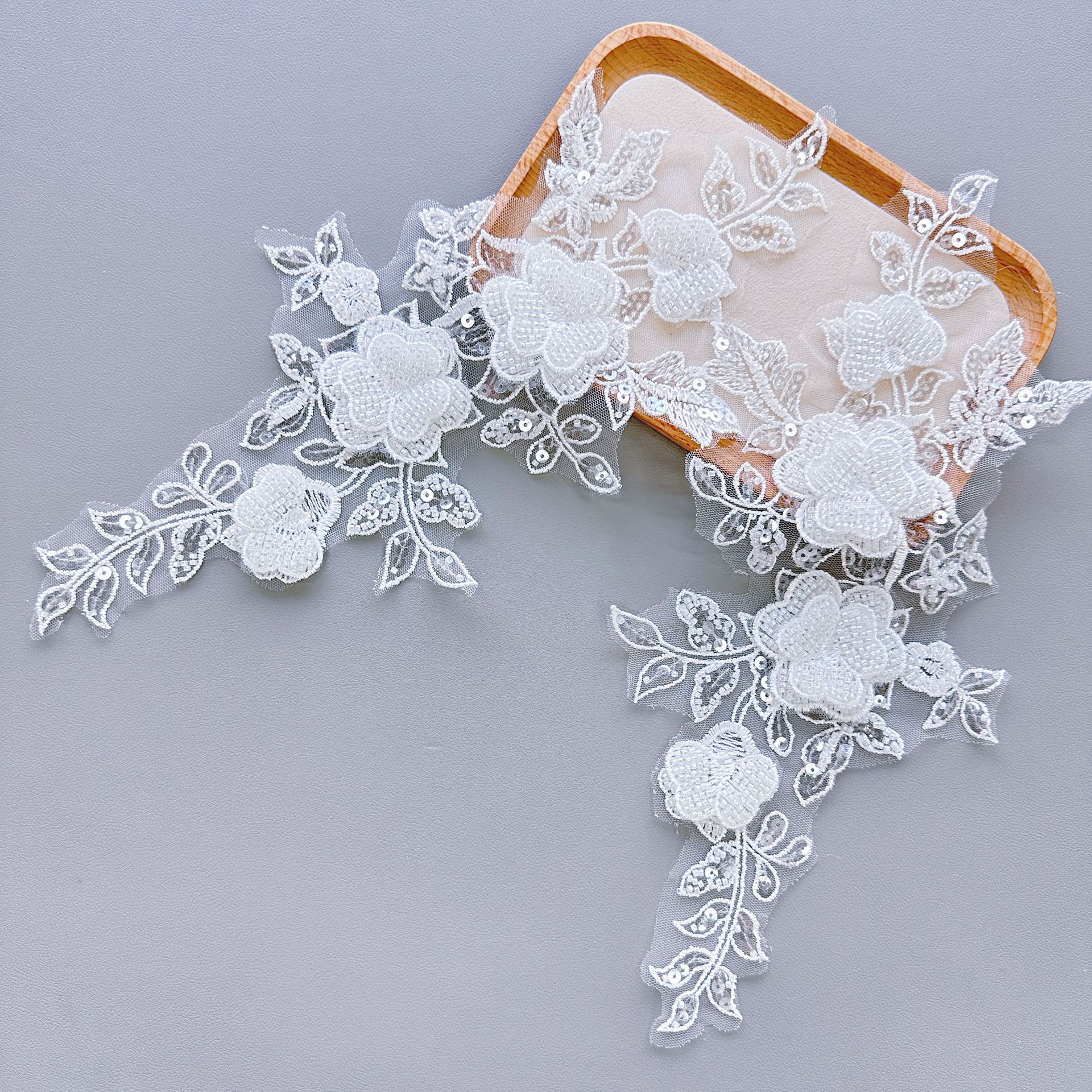 Luz de lujo de alta calidad flor lentejuelas bordado flor vestido de novia vestido decorativo flor DIY accesorios de la joyería al por mayor