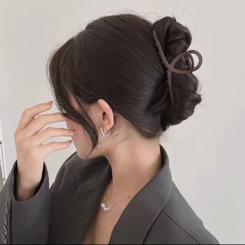 Korean New Metal Hair Clip Women's Elegant Hairpin Back of Head Hairpin Shark Clip Unique High-End Hairstyle Accessory Wholesale