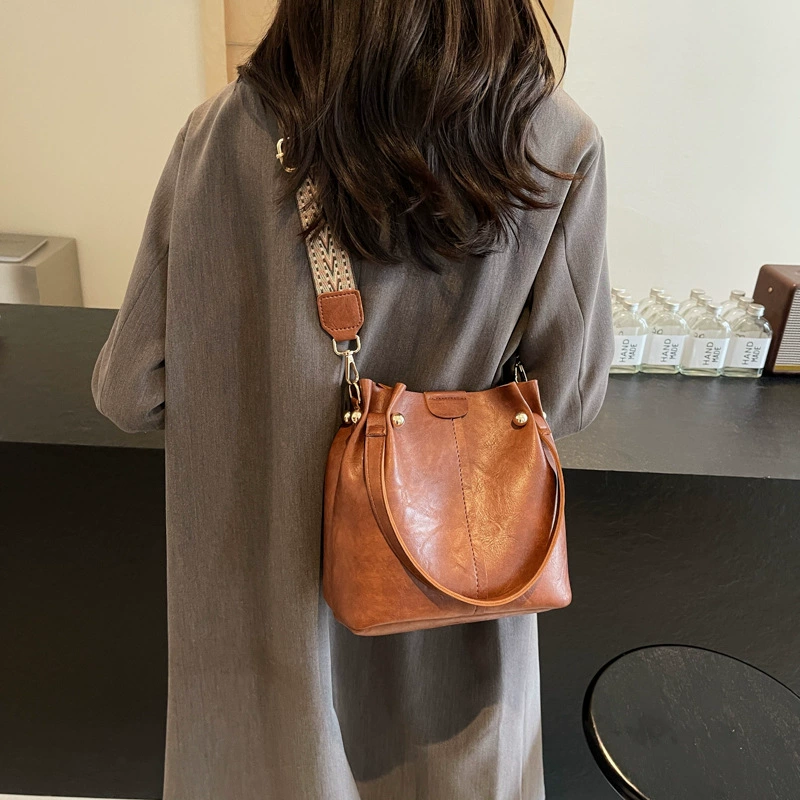 Demi-season one-shoulder bag, retro shoulder bag, high-quality style