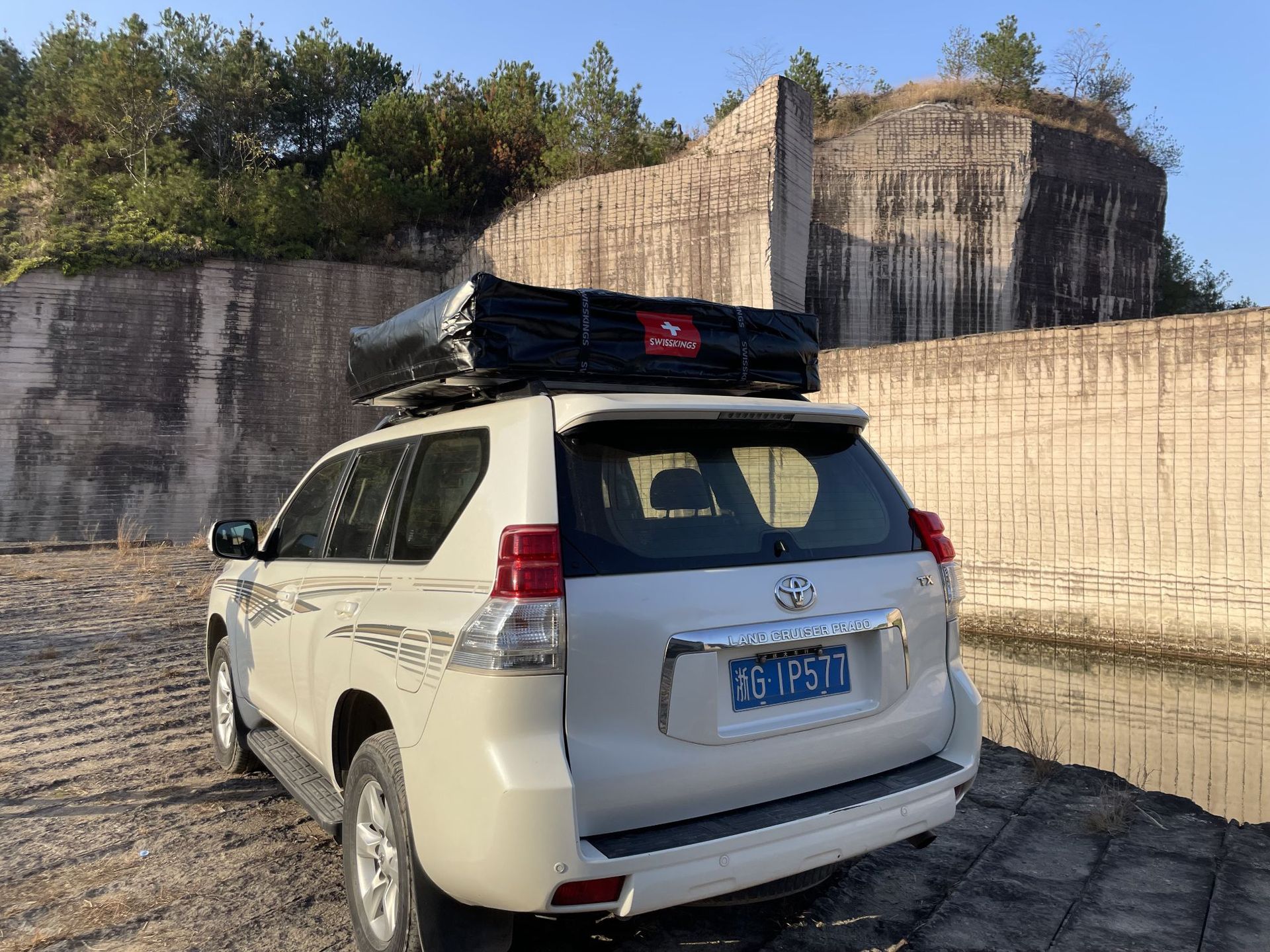 Leftover Foreign Trade Stock with Tags, Sold Out with No Restock, Outdoor Off-Road, Various Sizes, Long Car Roof Tent, Portable Car Tent