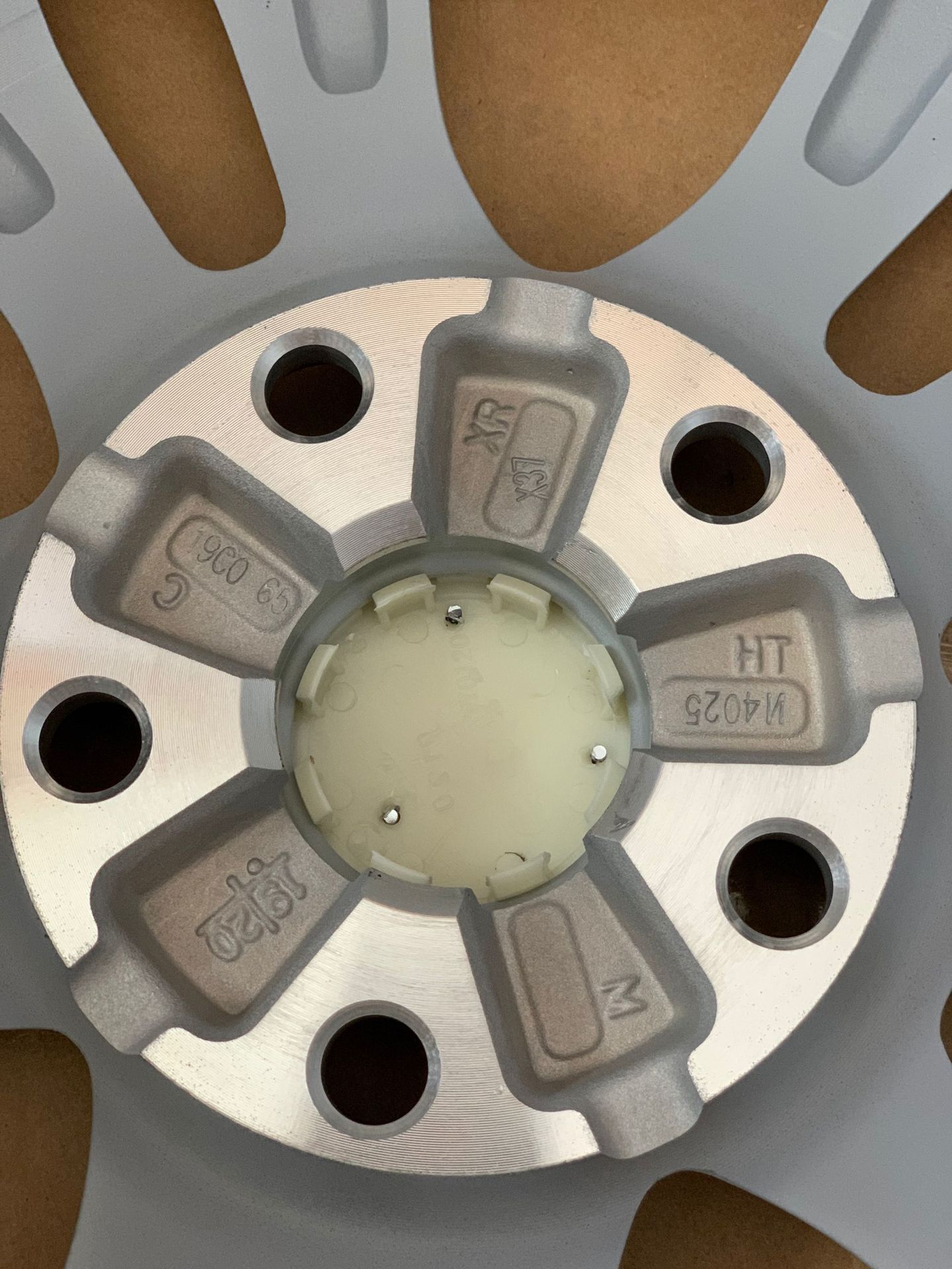 Suitable for Baojun 730 aluminum wheel aluminum alloy wheel aluminum alloy steel ring 16 inch Baojun 730 aluminum alloy ring