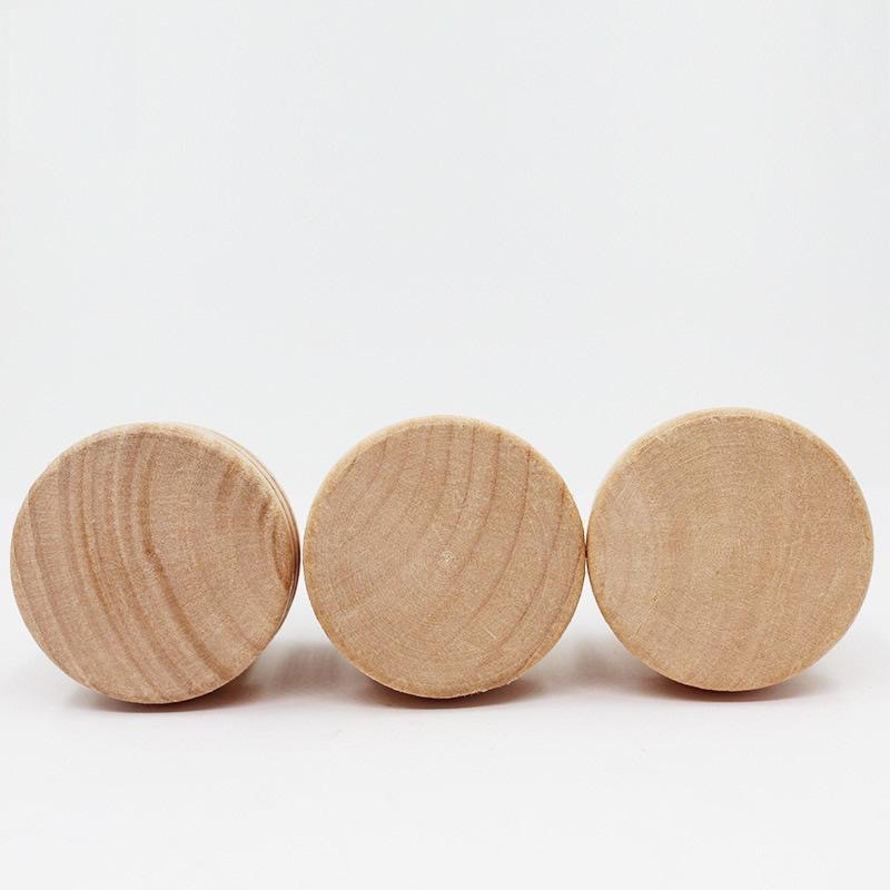 Solid Wood Moxa Stick Extinguisher Cap Thickened Incense Moxa Accessory 30x30mm Natural Wood Base in use