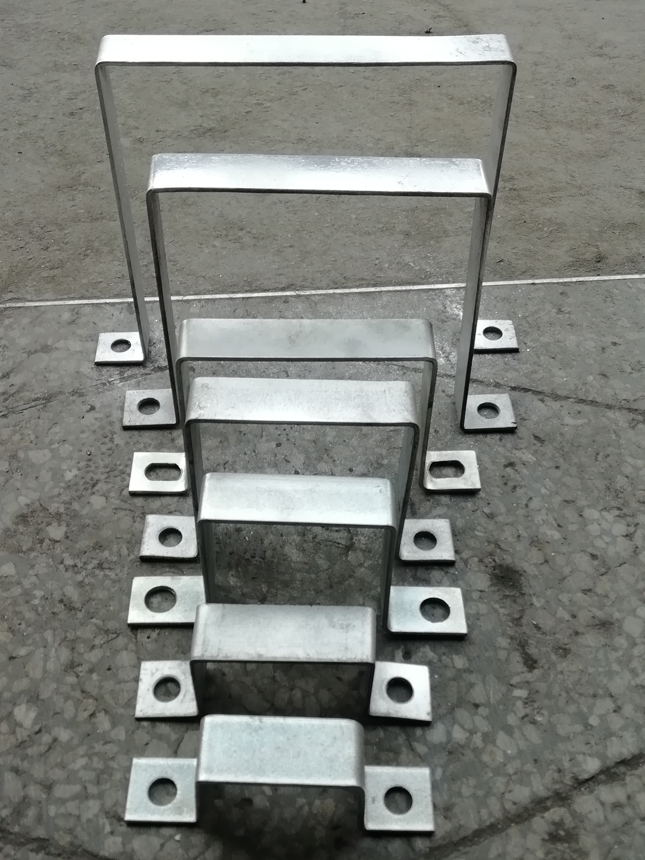 Custom-Made Processing of Flat Iron Square Clamps, Square Hoop Clamps, Galvanized Pipe Clamps, U-Shaped Pipe Clamps, and Horseback Clamps