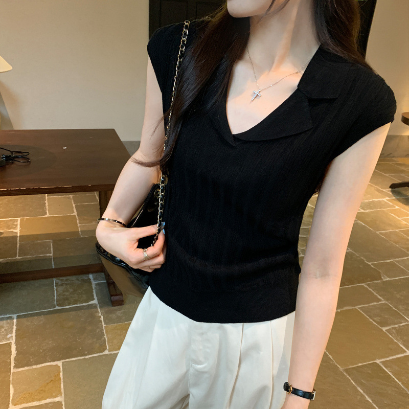 Petite French-Style High-End Retro Polo Collar Sleeveless Wool Knit Top for Women, New Unique Summer 2025 Top