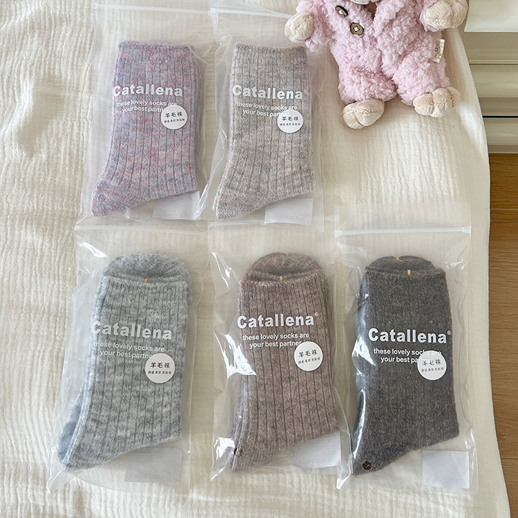 60g Weight Socks Classification Socks Lingerie Type A Pair Quantity Holiday, Banquet, Travel Occasion Solid Color Pattern Winter Season Women's Gender Elegant, Lady Style Elegant Lady Women's Solid Color Wool Crew Socks A Pair 无
