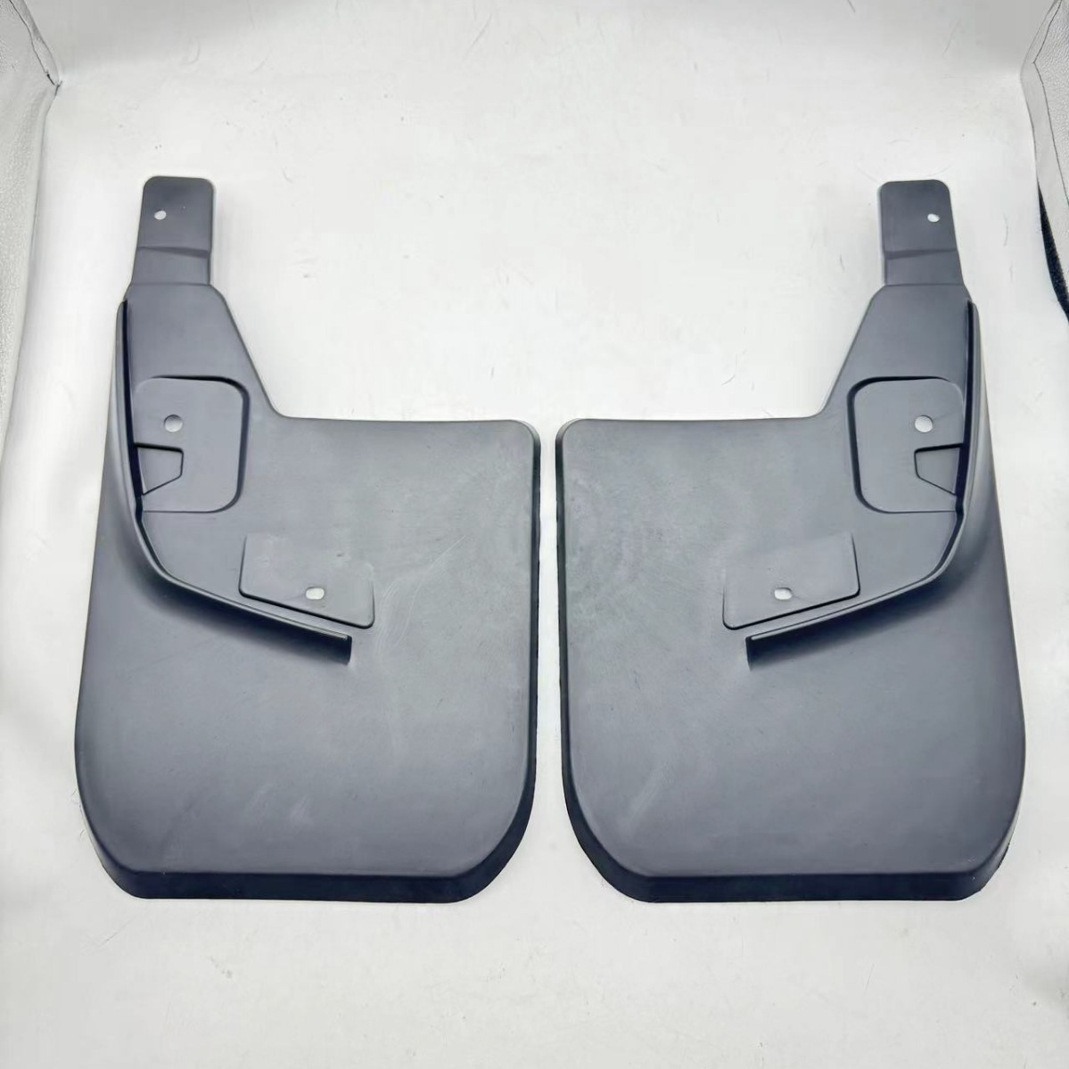 Aplicable a SAIC Chase maxus T70 para la venta transfronteriza de la versión original del guardabarros de automóviles