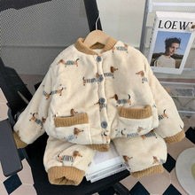 �냺�ӽq�R���ﶬ�b�⴩��Ů�����·�����������ë�q���ı�ů�R�A