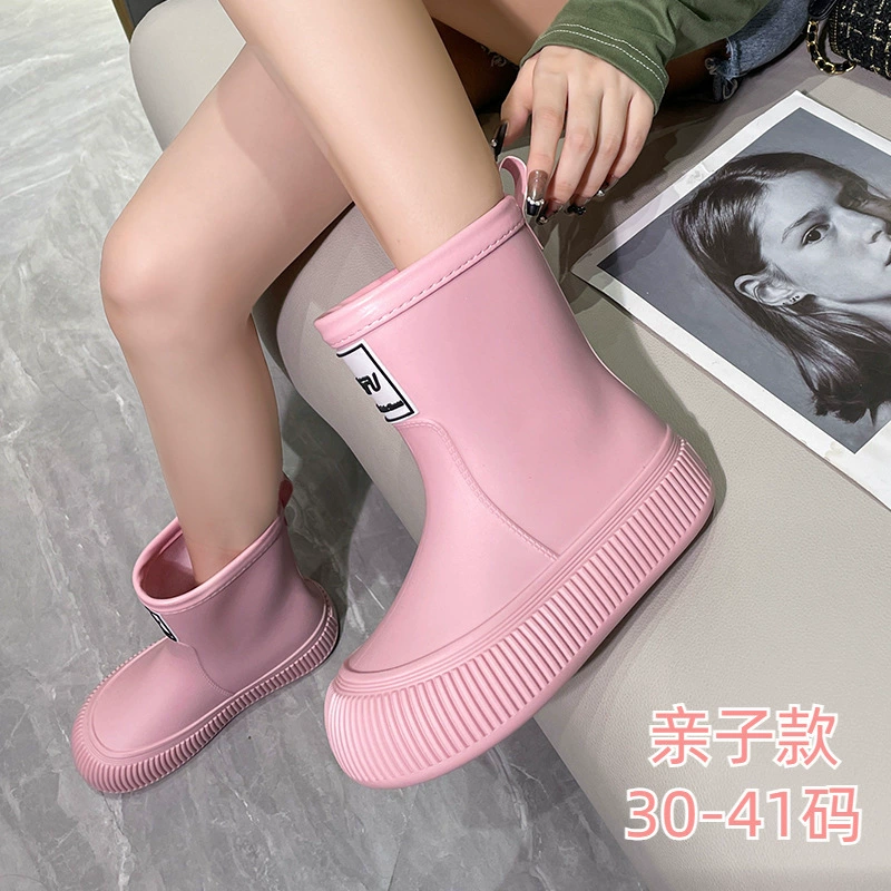 Водонепроницаемые противоскользящие женские резиновые сапоги для родителей и детей, детская резиновая обувь из ПВХ для мальчиков и девочек с легкими, мягкими и износостойкими резиновыми сапогами на толстой подошве.