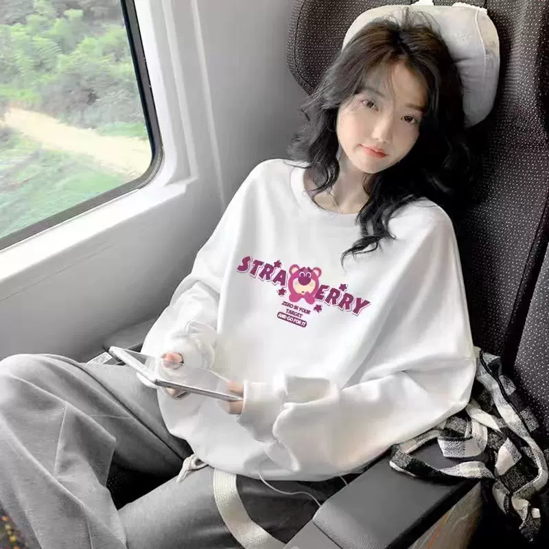 新款草莓熊印花圆领卫衣女韩版杏色设计感小众宽松打底长袖卫衣女