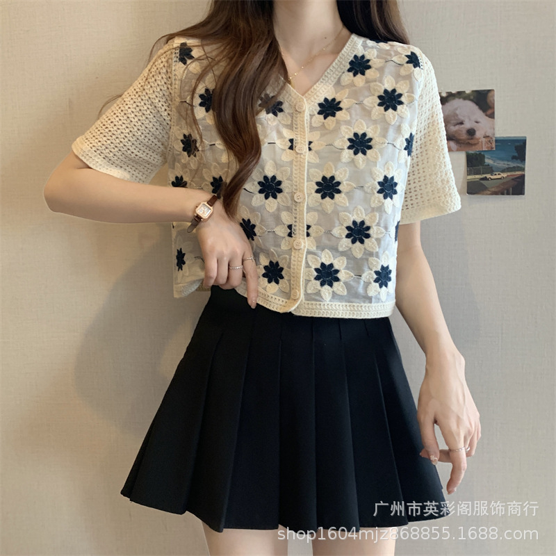 Knitted summer fashionable short cardigan