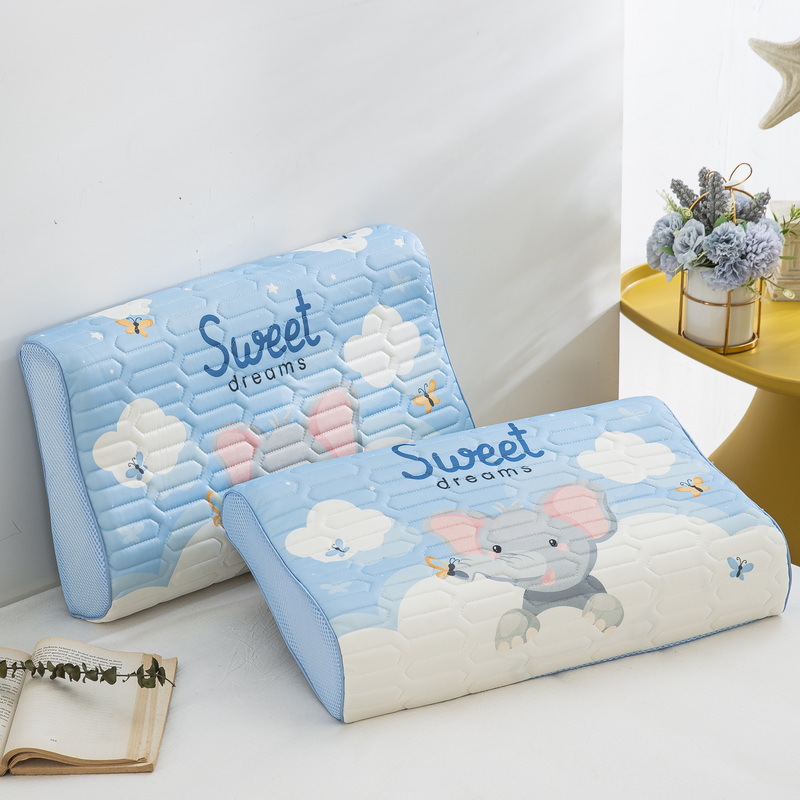 달콤한 꿈을 꾸는 아기 코끼리