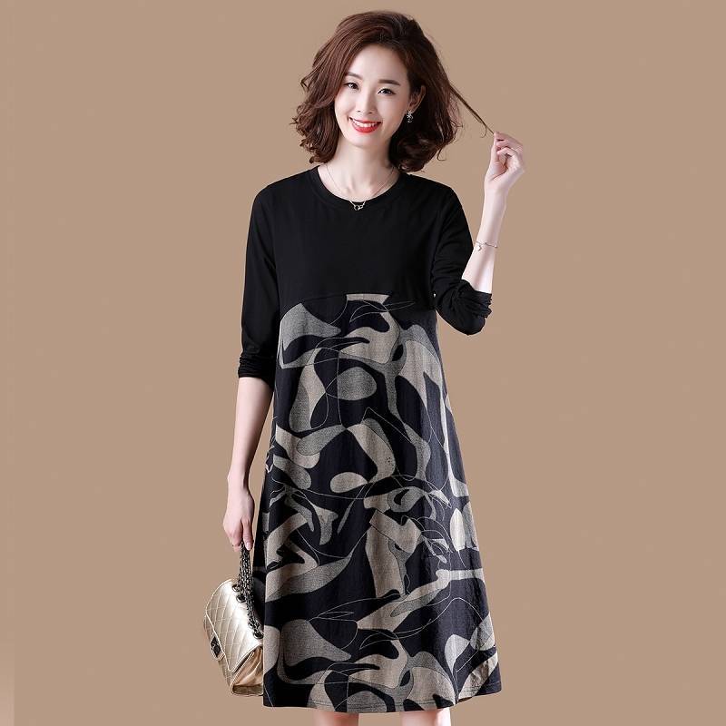 Autumn elegant long base dress with a round collar