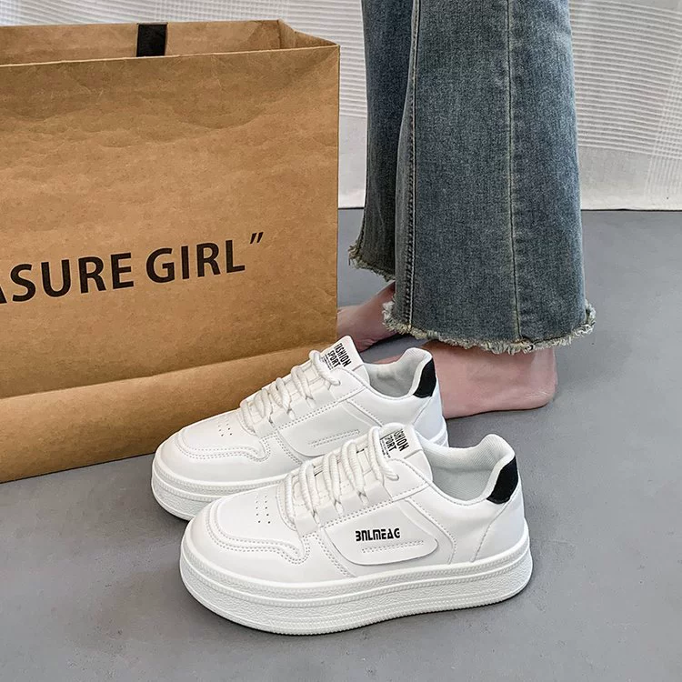 Толстые туфли из сосны, дикие дышащие маленькие белые туфли, женские новые кроссовки, весенние 2025, иностранные повседневные спортивные туфли