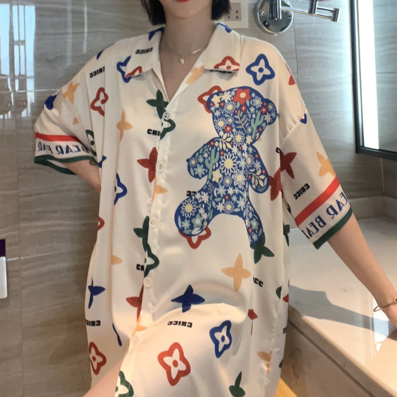 Pajamas de seda de imitación vestido de mujer dulce caricatura oso hielo seda casa camisa pijama vestido en vivo