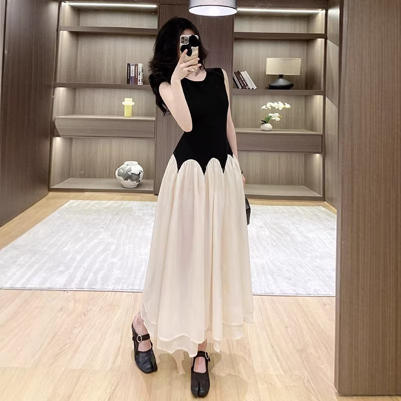 Thirteen Lines of Quality Round Neck Sleeveless Dress with Niche French Splicing and Contrasting Color Slimming Look Long Skirt