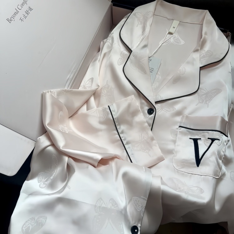 Source Factory Goods 2025 New Autum Pajamas for Women Ice Silk One-Piece Drop Shipping Douyin Butterfly Pearlescent Home Wear Set