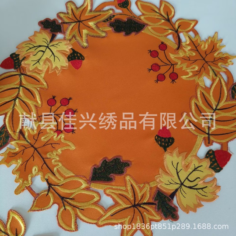 国境を越えた感謝祭オレンジ色の紅葉カボチャ刺繍透かし彫りテーブル旗円形食マット源工場卸売り|undefined