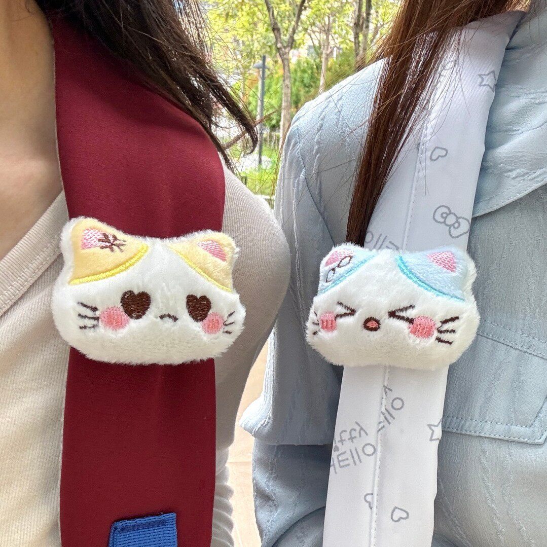 New funny expression cat keychain, cute plush toy bag with Velcro closure, perfect gift for best friends.