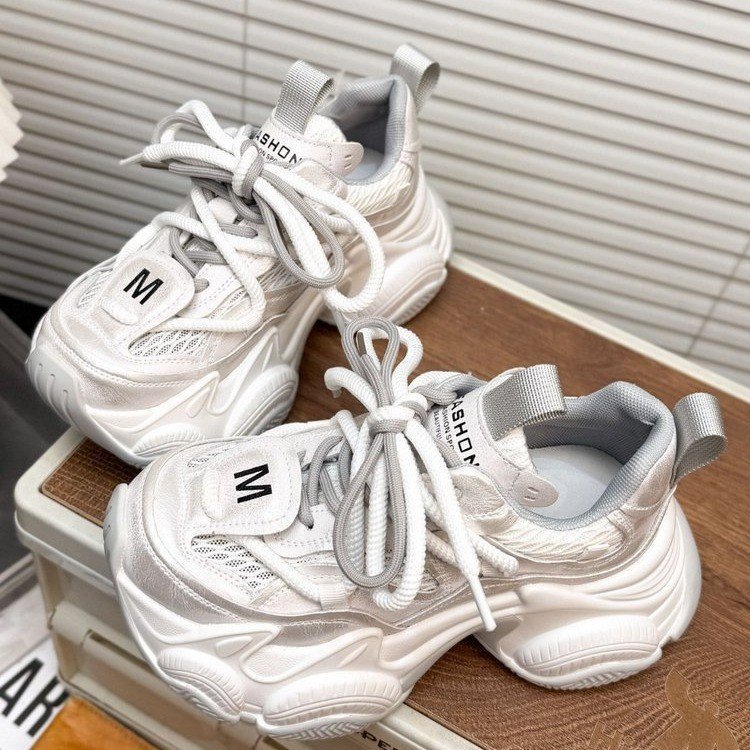 Explosiones pequeñas zapatos de suela gruesa para mujeres 2026 verano nuevos zapatos deportivos casuales de altura zapatos de red transpirables