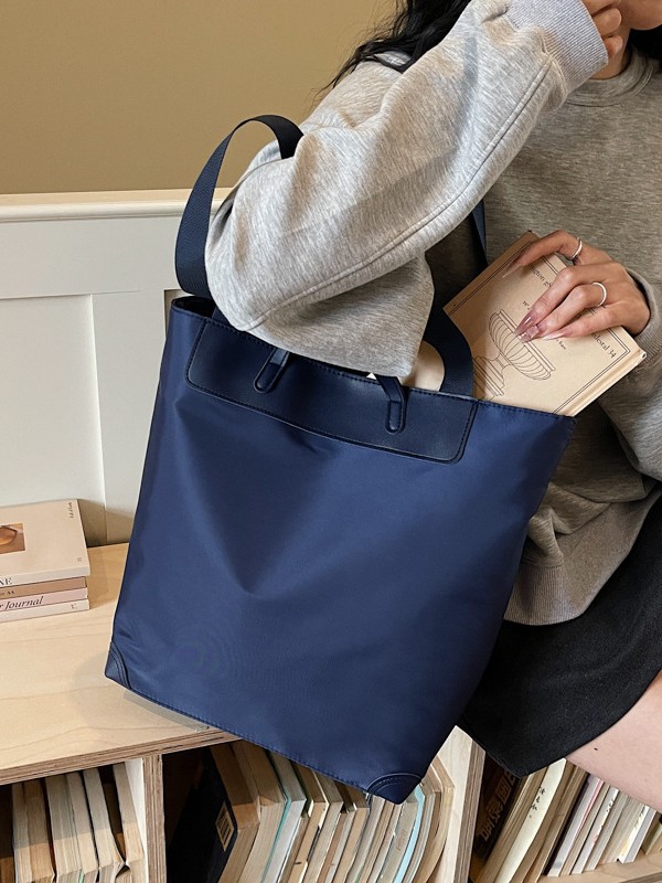 Nuevo estilo coreano de alto valor, bolso de mano casual simple, bolso de hombro de gran capacidad de viaje ligero de tela de nylon.