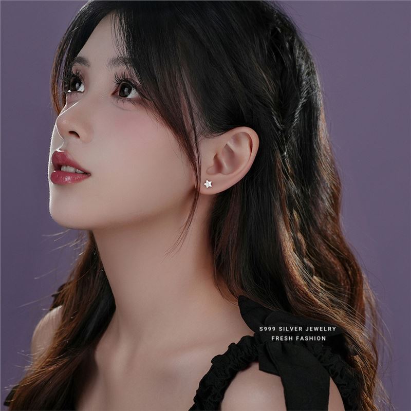 S999 pure star women's versatile minimalist style 2023 winter new product pentagram foot silver earrings_voghion.com
