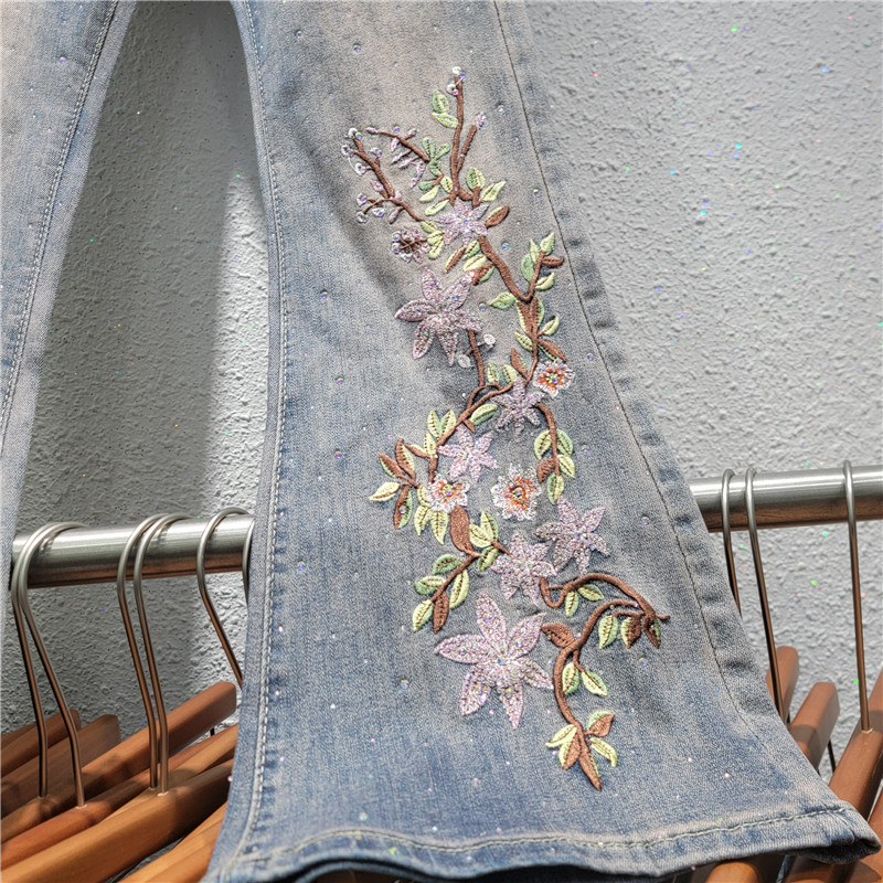 Jeans Acampanados con Bordado y Pedrería de Mezclilla y Poliéster para Primavera image 4