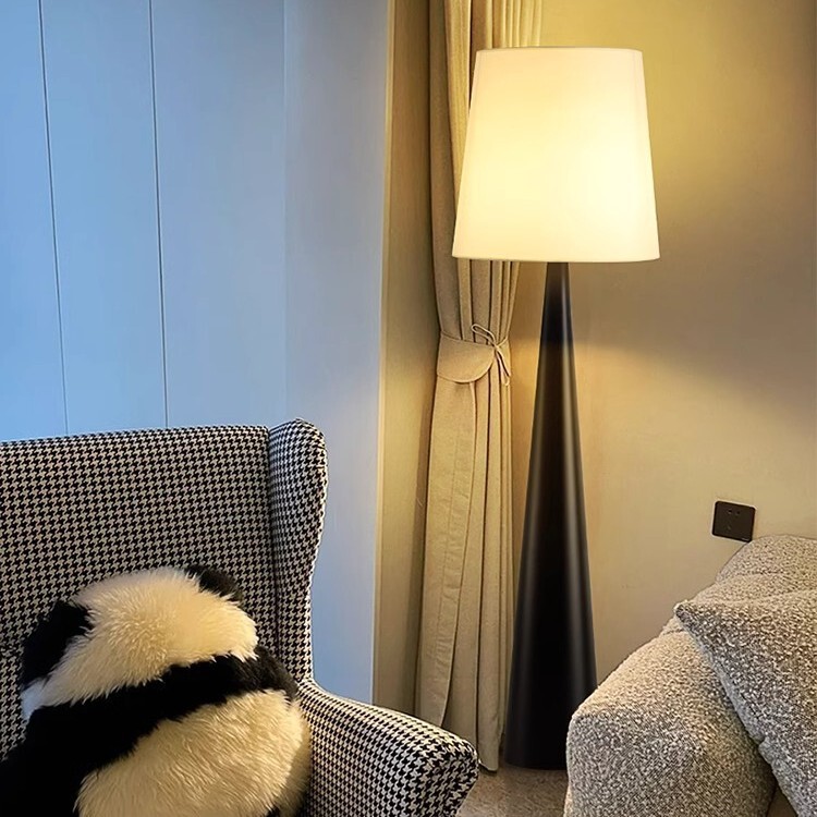 Nordic Floor Lamp Italian Mushroom Lamp Bedroom Study Decoration Foreign Trade Hotel Living Room Sofa Vertical Atmosphere Table Lamp