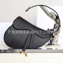 原厂皮 saddle 马鞍包腋下包 牛皮 十字纹翻盖复古单肩手提斜挎包