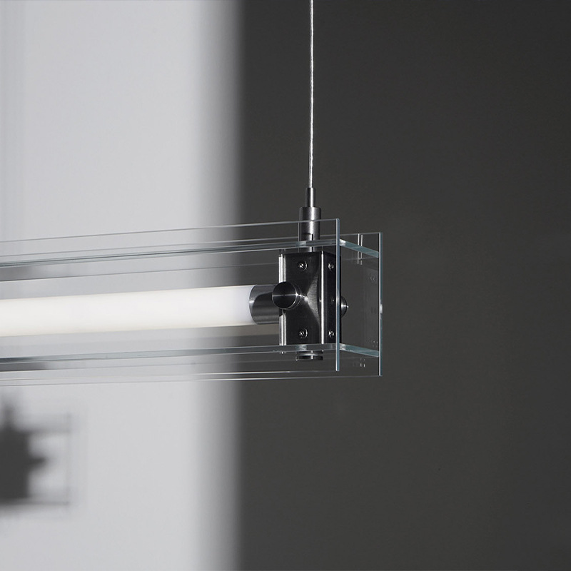 Un diseño de caracteres de vidrio personalidad artística simple Maza diseñador de comedor estudio lámpara de vidrio lujosa lámpara de lámpara de luz candelabrera