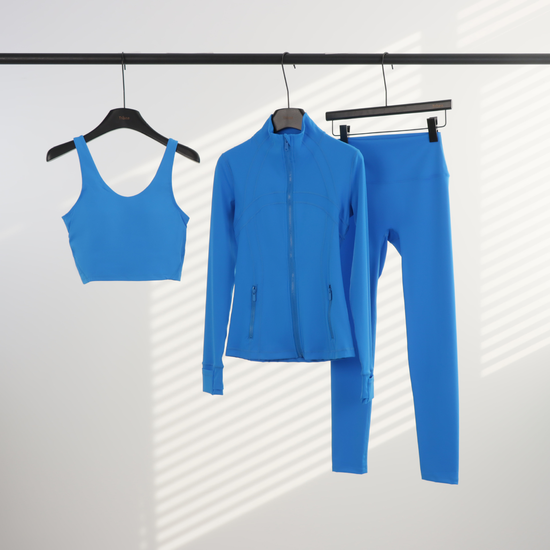 Conjunto de yoga LULU de tres piezas: chaqueta, camiseta sin mangas con cuello en U y leggings de cintura alta para mujer.