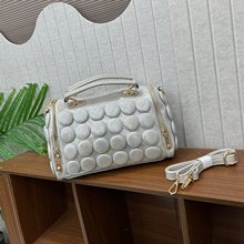 �¿�羳Ů���W���r�ЈAͲ���ֹ����o�۽���ٴ�μ�б������^��