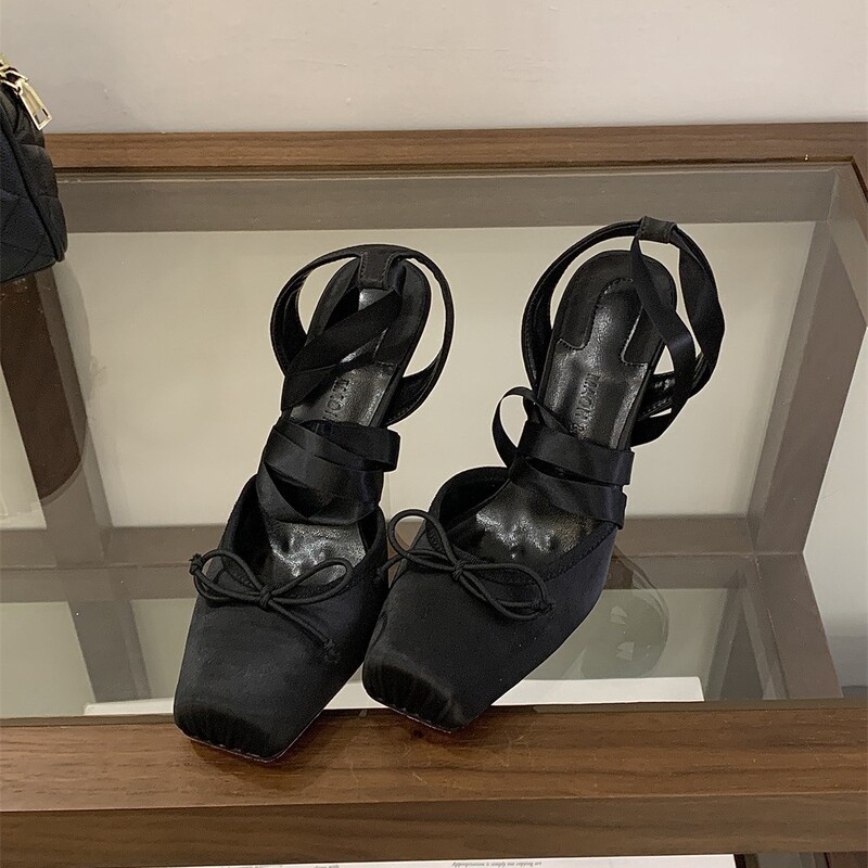 Guangzhou Dropshipping 2025 Autumn and Winter New Sweet Style High Heels Ankle Strap Single Shoes Fashion Versatile Sandals