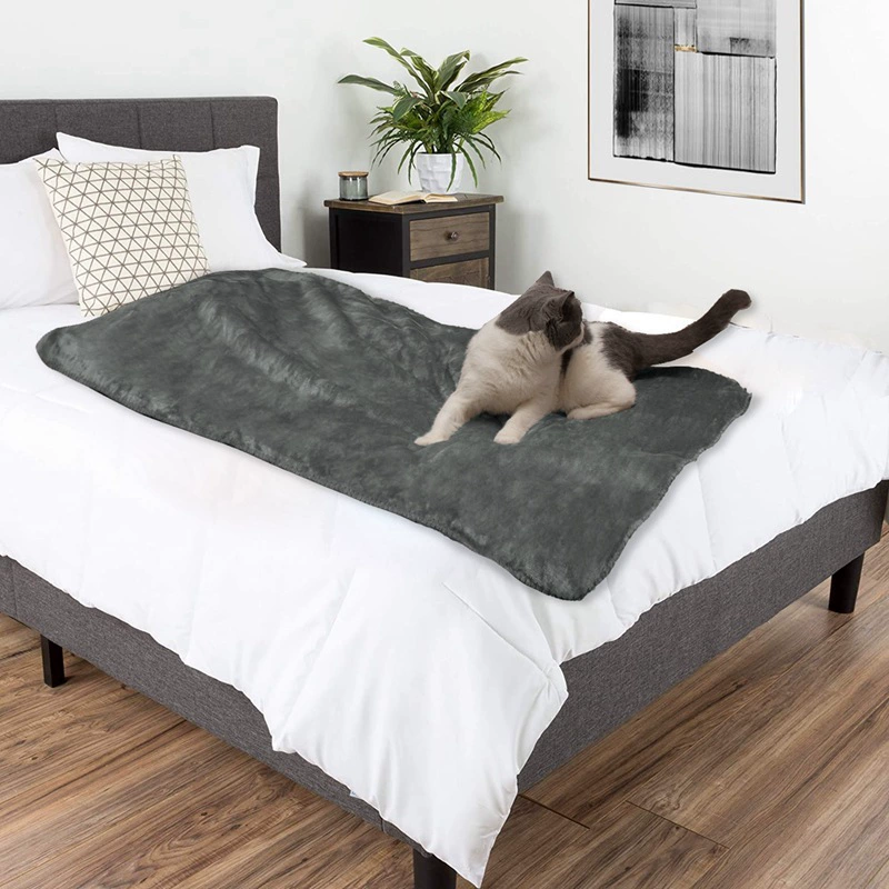 Lamb velvet pet blanket quilt waterproof mat spring and autumn cats and dogs four seasons cloud mink velvet small medium and large dog kennel