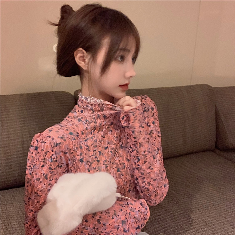 砕花百合底シャツ上着女子秋冬長袖修身高襟内に新型2025年tシャツinsブーム