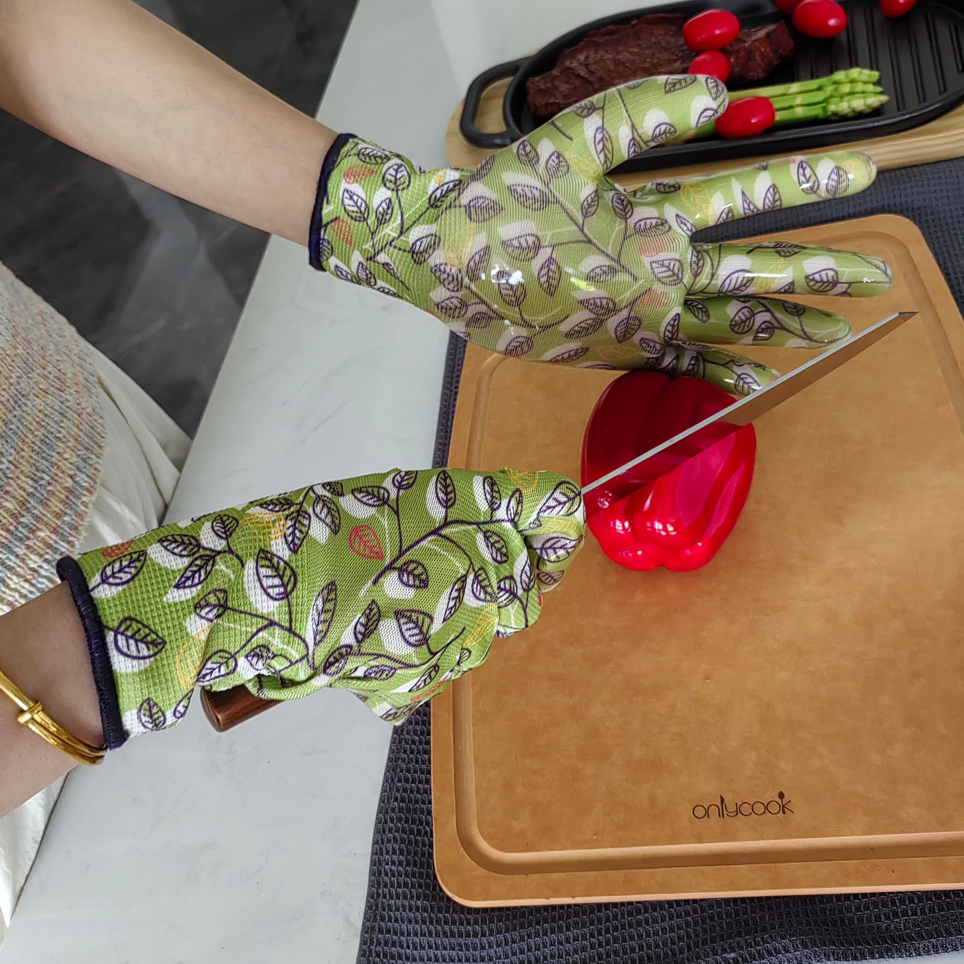 厂家直销环保液态硅胶升华印园艺5级防割耐磨防穿刺防护手套批发