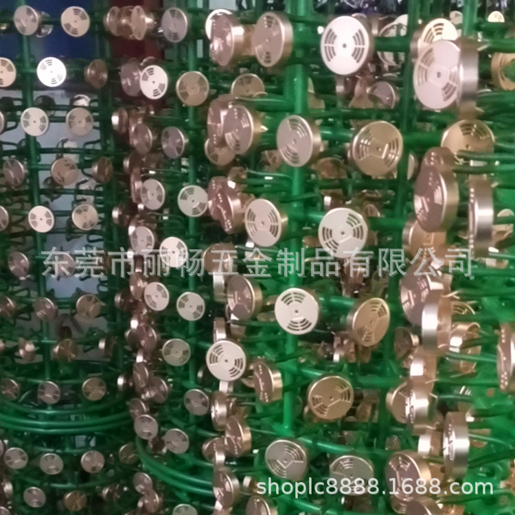 出风口车载香薰夹 车载固体香薰饰品汽车香水摆件礼品香氛爆款