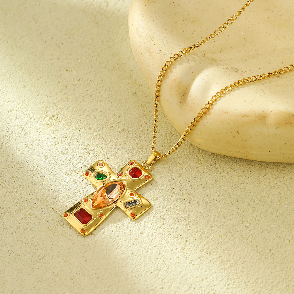 PVD Coated Real Gold Plated Cross Star Heart Shape 304 Stainless Steel Elegant Waterproof Non Tarnish 304 Stainless Steel Pendant Necklace display picture 4