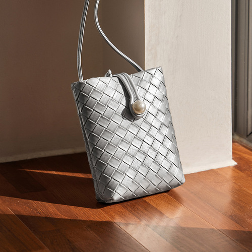 Nalandu mobile phone bag mini small bag crossbody women's 2024 new women's shoulder bag silver small bag genuine leather women's bag