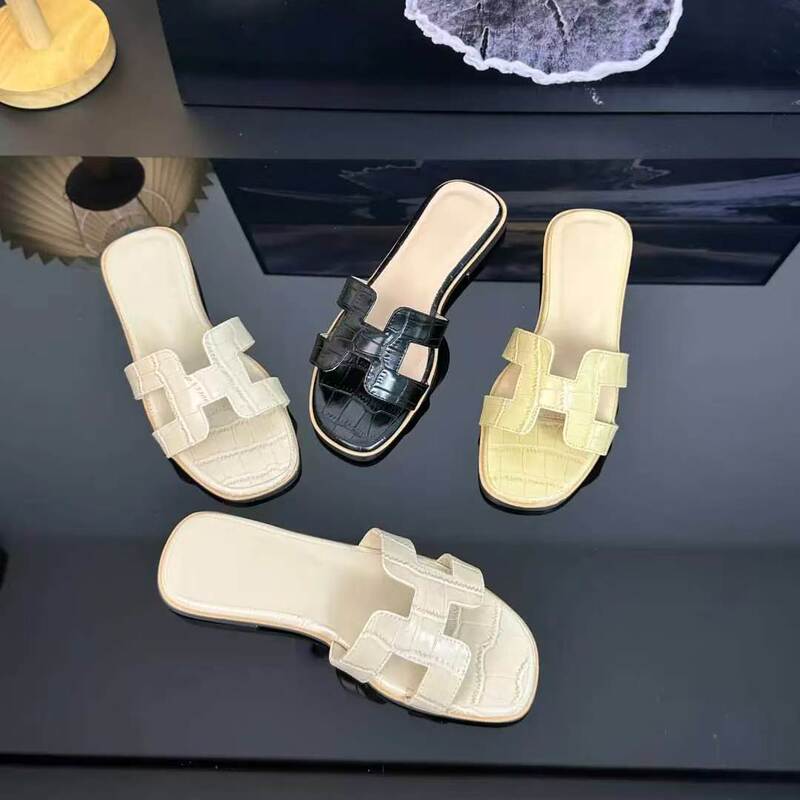 Cross-border, in-stock, all-sheepskin sandals for women, perfect for summer wear, fashionable beach flat sandals, trendy and stylish, and designed to make your skin look fairer Cross-border, in-stock, all-sheepskin sandals for women, perfect for summer wear, fashionable beach flat sandals, trendy and stylish, and designed to make your skin look fairer