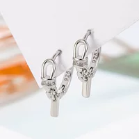 Серебряное кольцо для ушей женские серьги с пряжкой геометрические маленькие квадратные серьги нишевый дизайн смысл изысканный темперамент высококачественный атмосферный новый модный