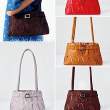 麂皮gentlewoman 新款百搭小众设计字母绣线时尚百搭手提腋下包